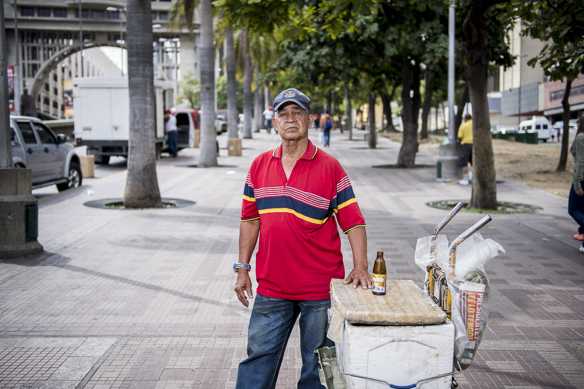 Fernando - Vendedor Ambulante - 75 años