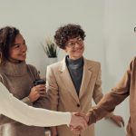 La dictadura del "¡Hola! ¿Cómo estás?"